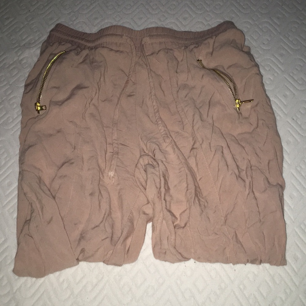 pink cropped light pants